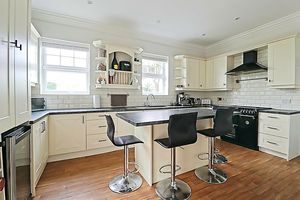 Kitchen / Breakfast Room- click for photo gallery